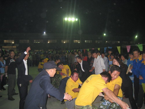 悒悒不乐庆国庆，五彩缤纷展风采