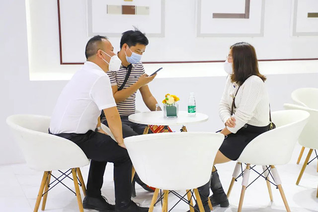 卓越之“铝”，尽在4008云顶集团!4008云顶集团集团闪灼第28届铝门窗幕墙新产品展览会