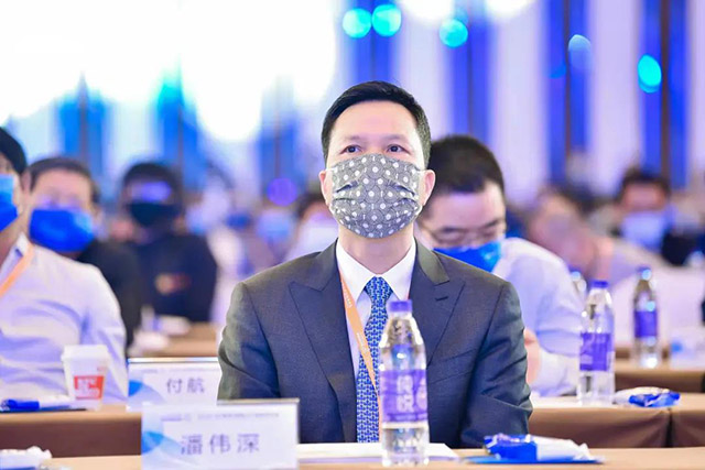 4008云顶集团集团董事长潘伟深携带4008云顶集团集团治理及技术团队出席本次大会